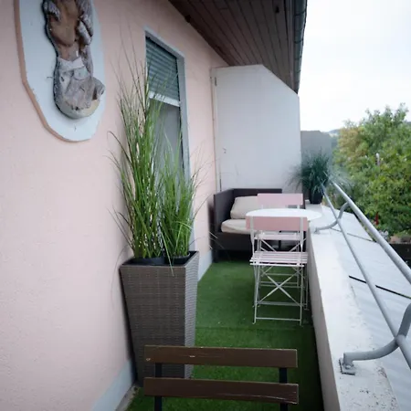 Appartement 2 Grandes Avec Balcon *